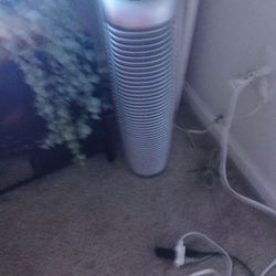 Brookstone  air purifier