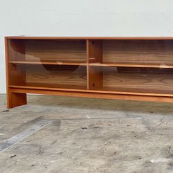 Vintage Danish teak bookcase/display unit (73” long)