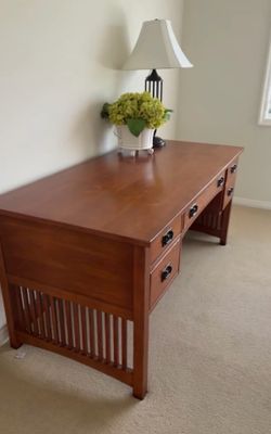 Free desk