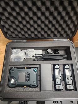 Hollyland Cosmo C2 HDMI/SDI Wireless Video 2-Transmitter System
