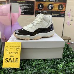 USED Nike AR0715-101