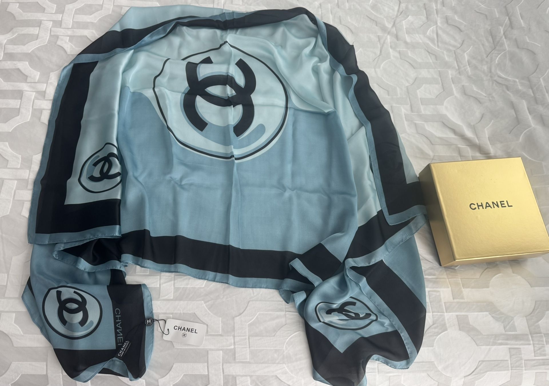 Authentic Chanel stole shawl turquoise/blue/black 14S A52187X26009
