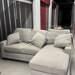 Jordan Furniture Living Room Sectional Sofa