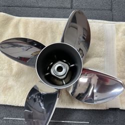 Mercury Fury 4 Propeller In Excellent Condition May Trade