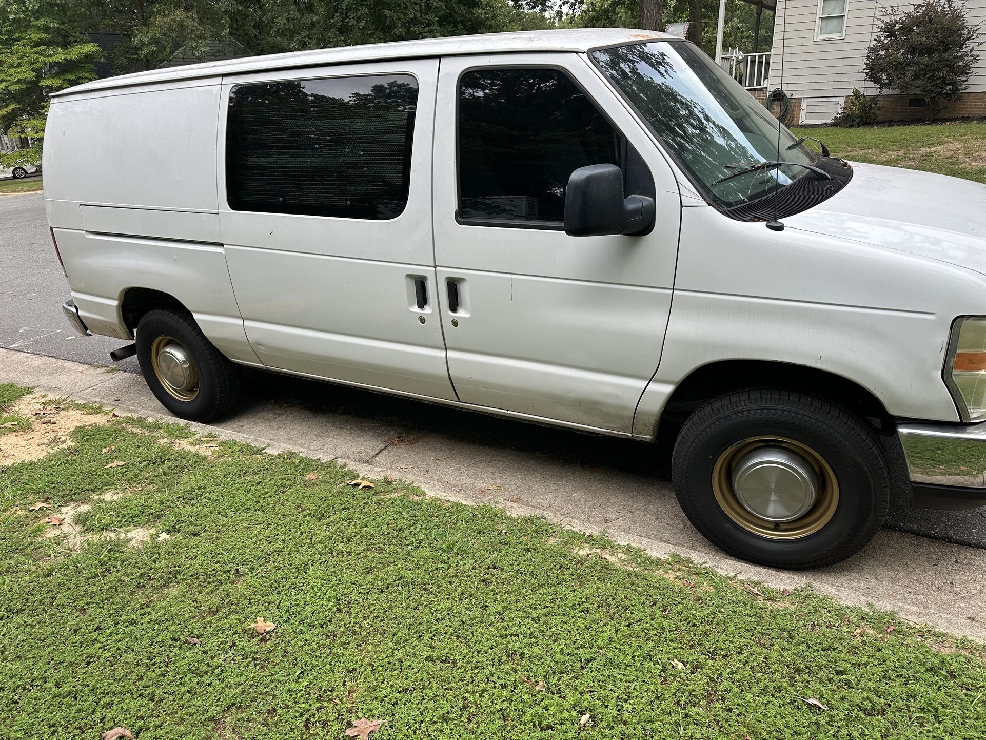 2008 Ford E-250
