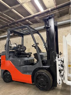 2022 TOYOTA MODEL 8 forklift,7000 lb,2 stage, single double attachment (can be removed)