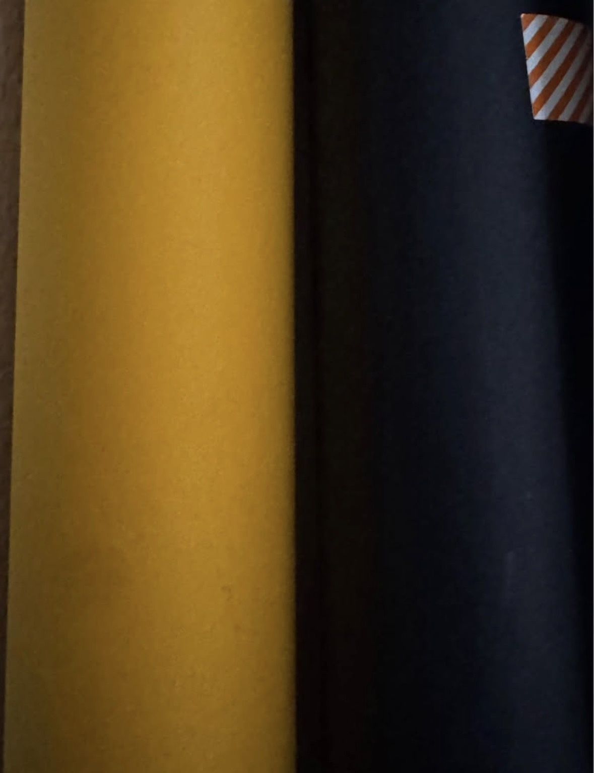 6Ft Seemless Paper Roll - Black & Yellow