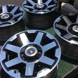 Toyota 4Runner Off Road Premium stock wheels