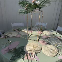 Gold Frame Centerpiece (5)