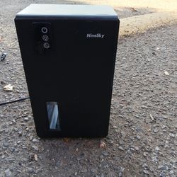 Ninety Dehumidifier 
