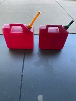 Gas cans (5 gallon)