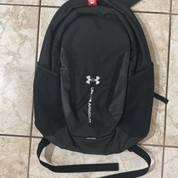 Under Armour Hustle 6.0 Black Backpack