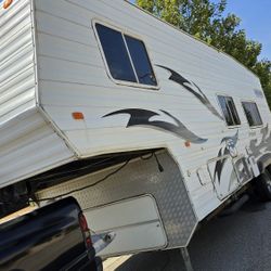 2006 Superlite 5th Wheel Toy hauler / sleeper trailer *trade or sale*