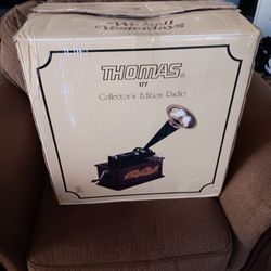 New Thomas Collectors Ed. Replica Phonograph Radio