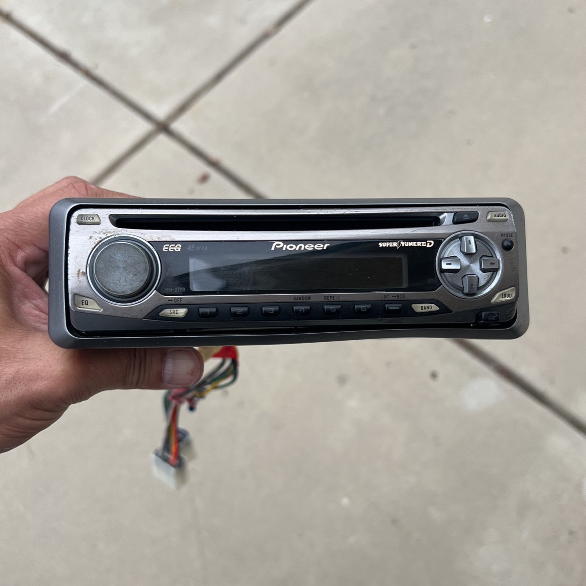 Pioneer DEH 2700 Car Stereo