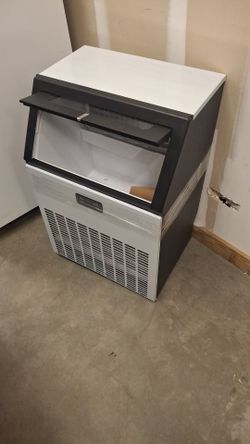 NSF 264lbs ice maker