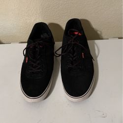 Men’s shoe size 13