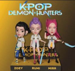 PADRES (2) KPOP DEMON HUNTERS BOBBLE HEAD AND GAME TICKETS!
