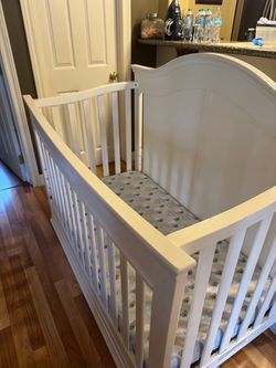 Solid wood baby crib white pottey barn $125