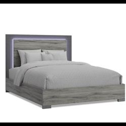 Queen size Bed from Rooms To Go