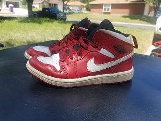 Kid Jordan 1 Size 13.5c