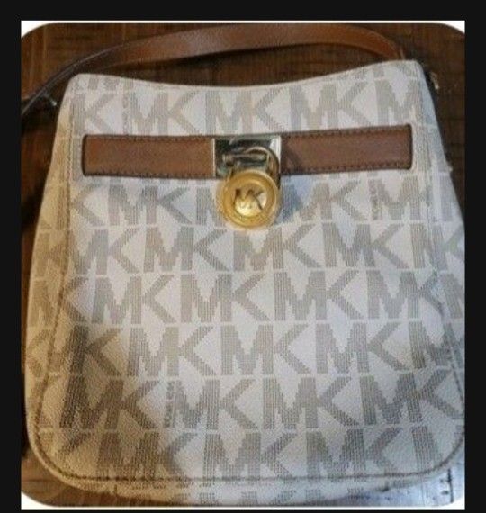 Michael Kors Hamilton Vanilla Crossbody And Wallet
