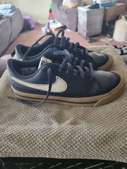 NIKE KIDS SIZE 4Y