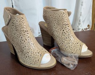 Womens Jessica Cline Shoes sz 8