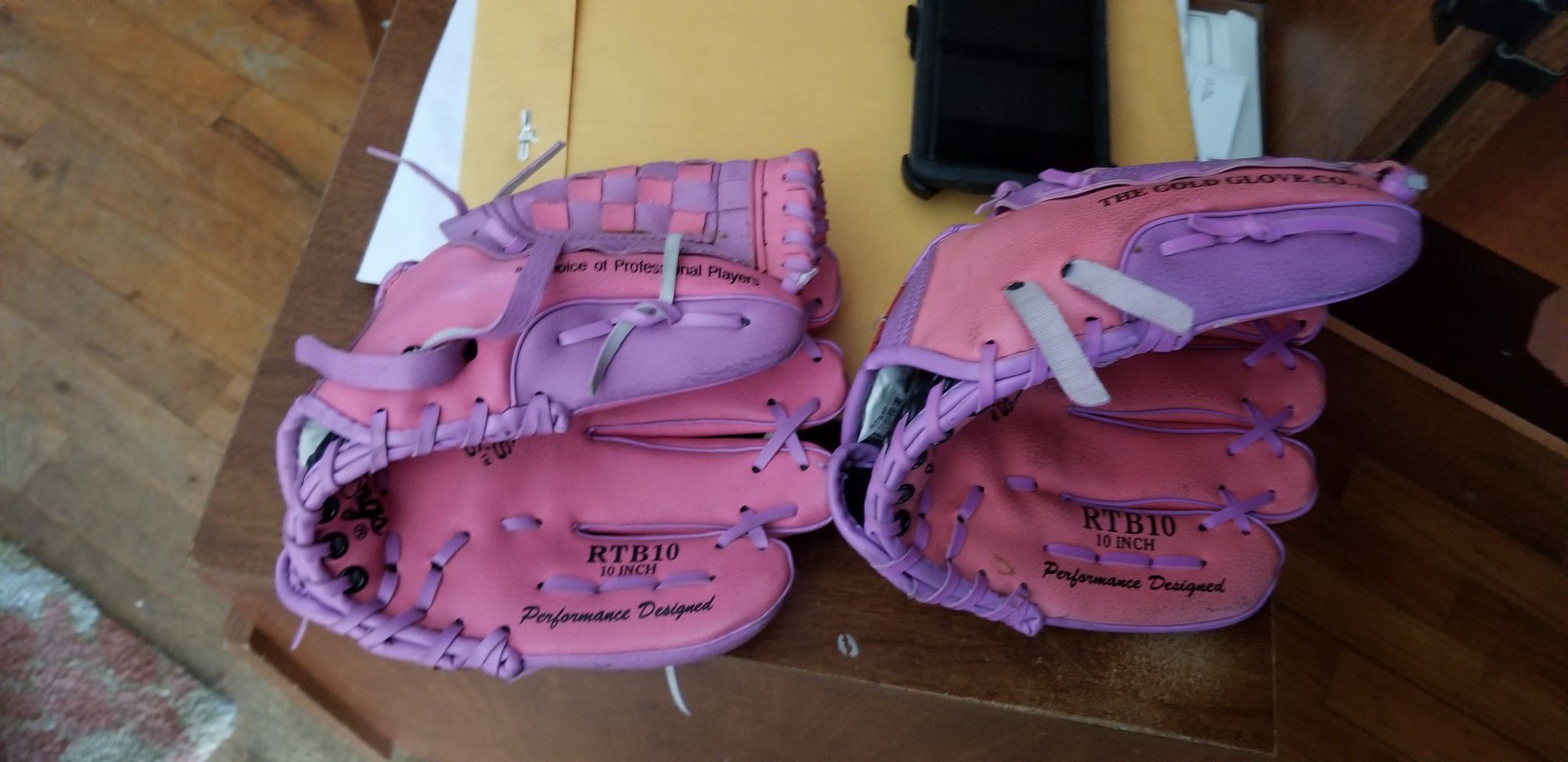 Baseball gloves mitts