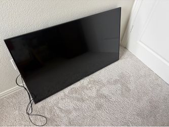 50” Smart HD TV w/remote