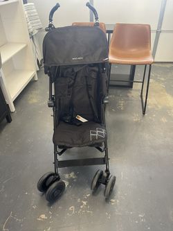 Stroller. Brand Maclaren.
