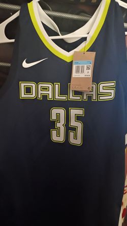 Azzi Fudd jersey