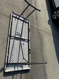 Lifetime folding table