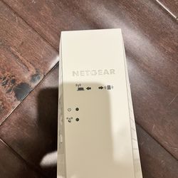 NETGEAR WiFi Mesh Extender (Nighthawk  X4 Ac2200)