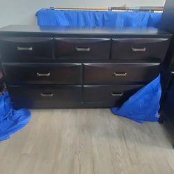 Cali/king  Bedroom Set