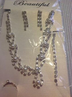 Rhinestone necklace set