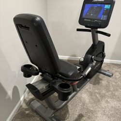 Life Fitness Cycle Club Series + Recumbent Bike