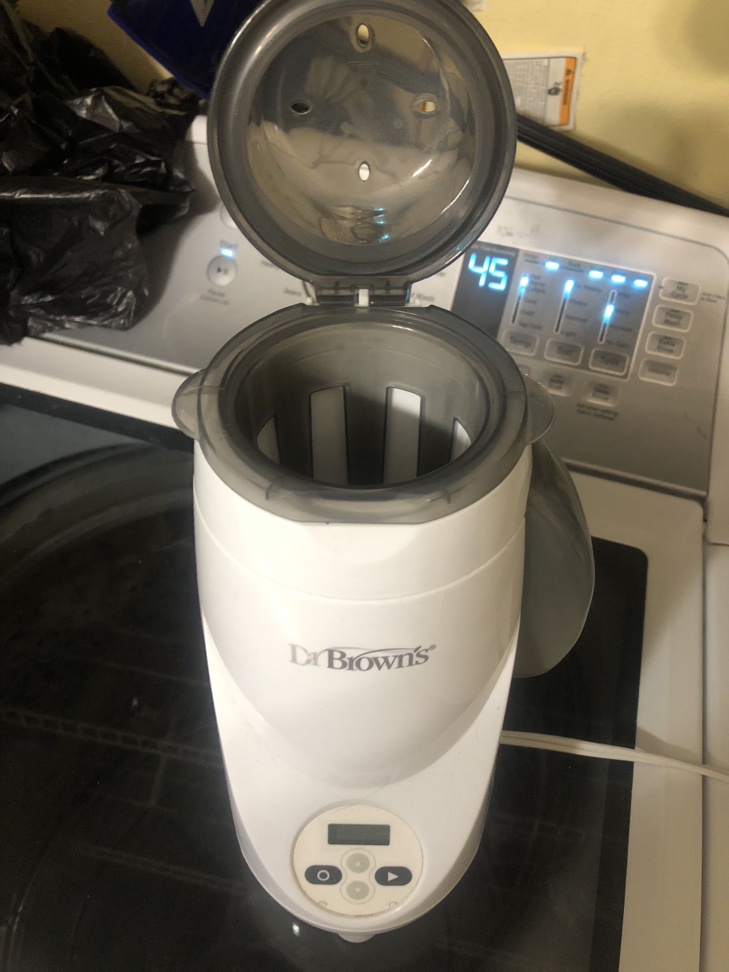 Dr brown sterilizer and bottle warmer. It’s a great item