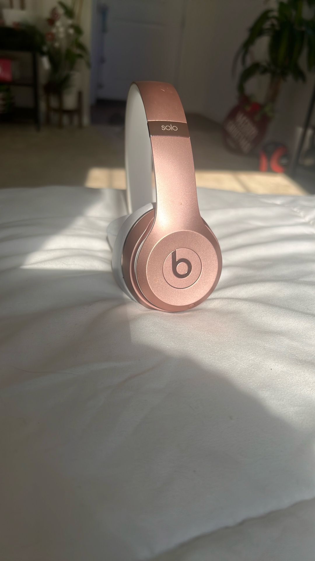beats Solo3 Wireless On-Ear Headphones - Rose Gold