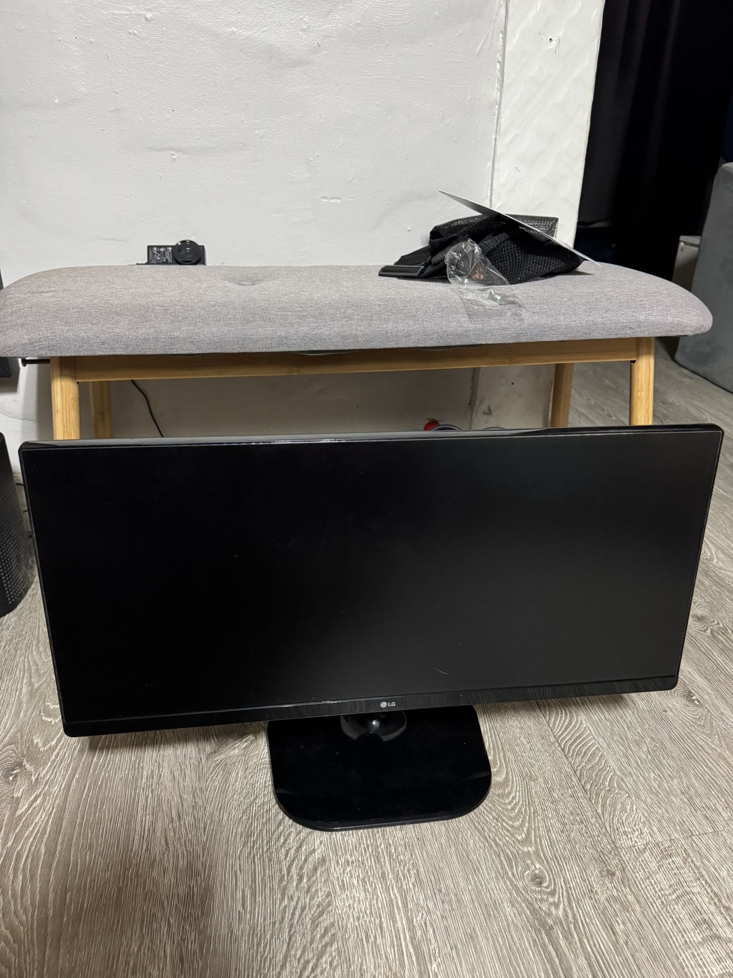 LG 1080p Monitor
