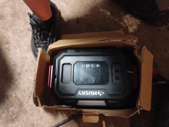 Husky 12/120 Volt Inflator With Auto Shutoff