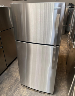 Deal: Stainless Frigidaire Top Mount – clean inside, ready to go
