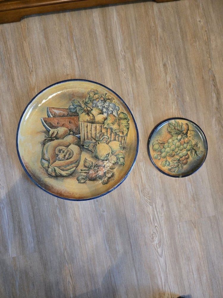 Decorative Guanajuato Majolica Pottery charger/ Service Platter and plate Signed by artist