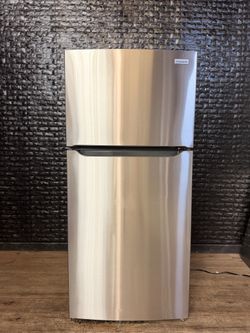 FRIGIDAIRE REFRIGERATOR w/WARRANTY! R3528A