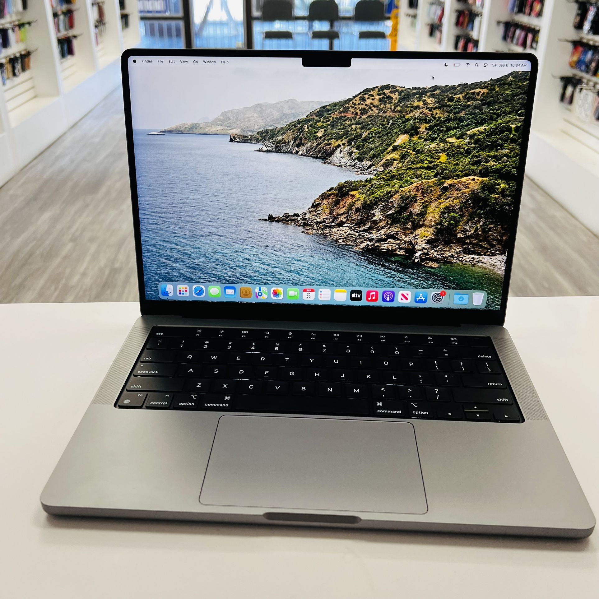 MacBook Pro 14inch M1 Pro 32GB 512GB