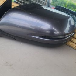 2016 -2021 HONDA HRV HR-V LEFT MIRROR DRIVER SIDE POWER SIGNAL  GENUINE USED OEM.  D1
