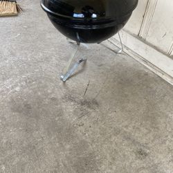 2 small clean bbq pits 1 push mower needs blades sharpened asking 40 for all need gone 