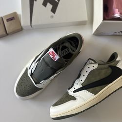 Air Jordan 1 Low OG SP- Travis Scott - Medium Olive- Size 11