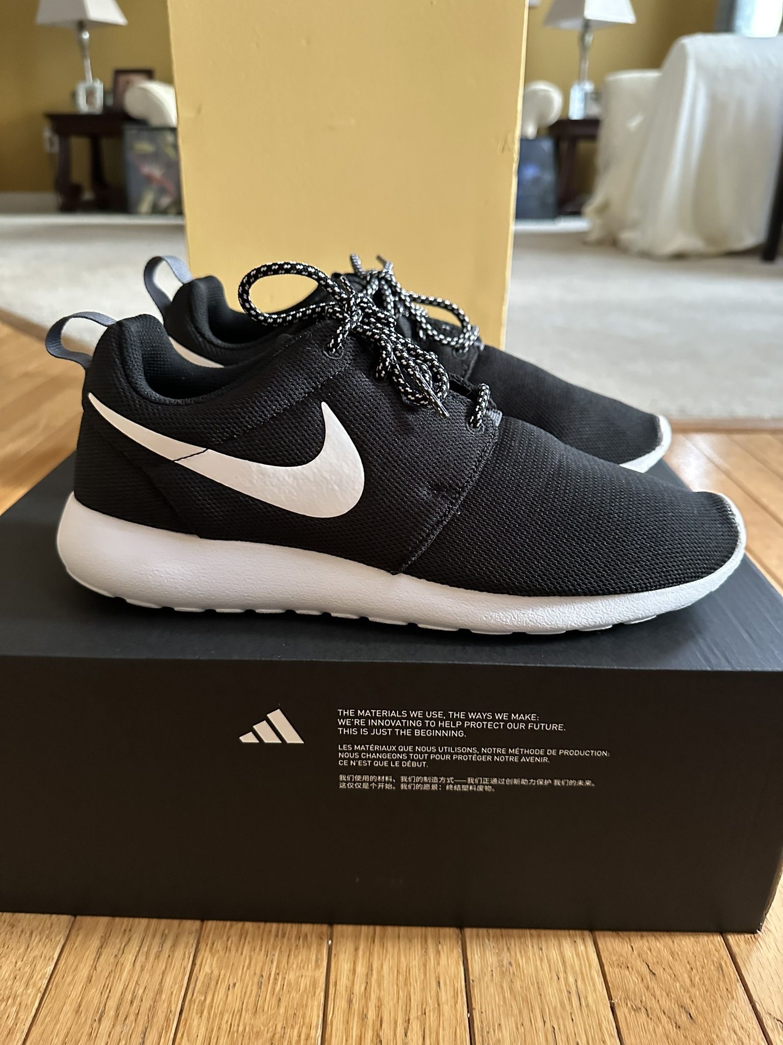 Nike Roshe Size 9