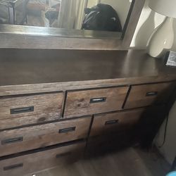 Dressing Table With Set Of Drawer